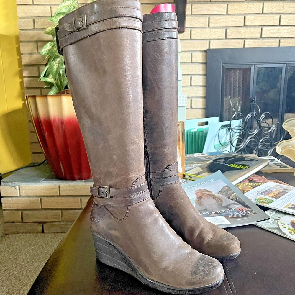 UGG Waterproof Lesley Brown Leather Wedge Tall Boots Buckle Detail Wms Size 7